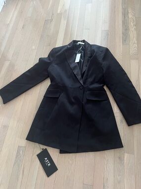 Astr Black Single-Button Notch Lapel Blazer